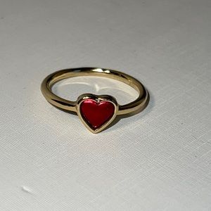 your little red heart on slender gold tone band – size 6